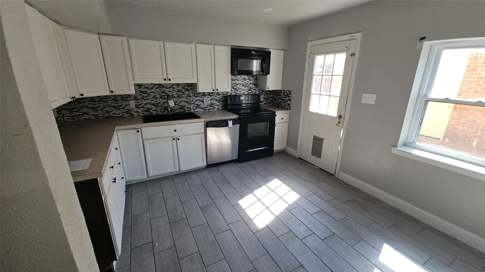 833 James Street Azle, TX 76020