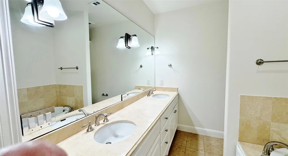 4148 Grassmere Lane #3A University Park, TX 75205