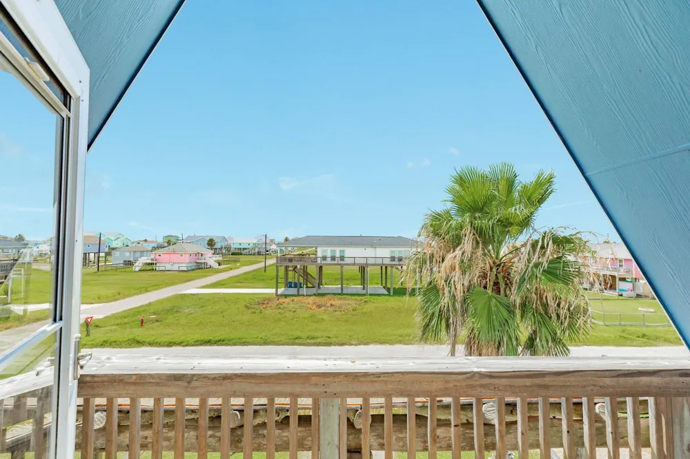 1106 Treaty Drive Surfside Beach, TX 77541