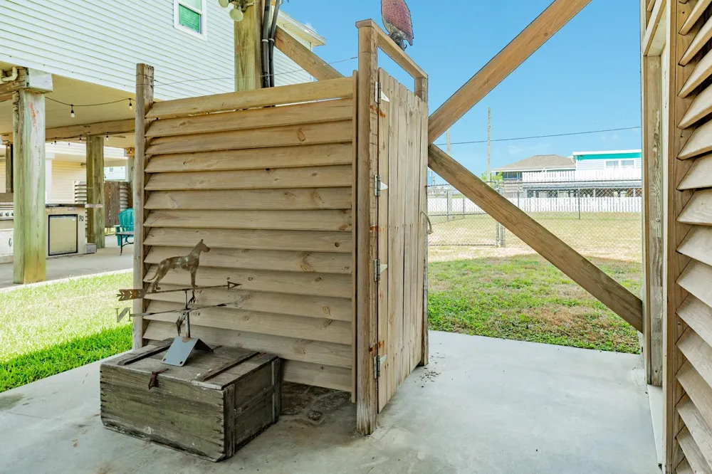 1106 Treaty Drive Surfside Beach, TX 77541