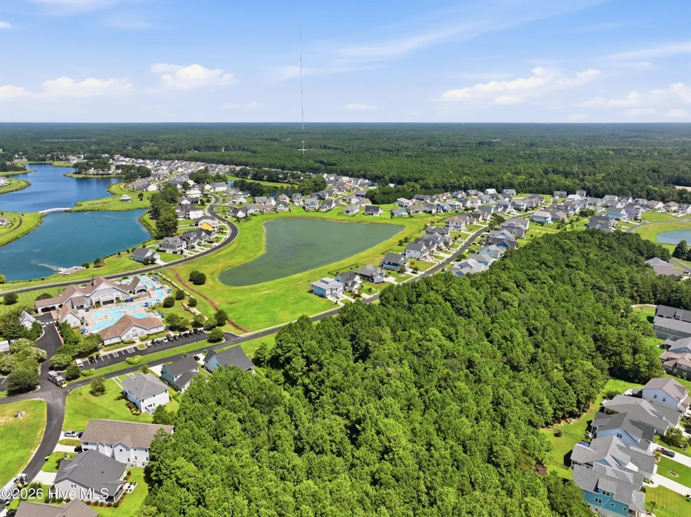 324 Spicer Lake Drive Holly Ridge, NC 28445