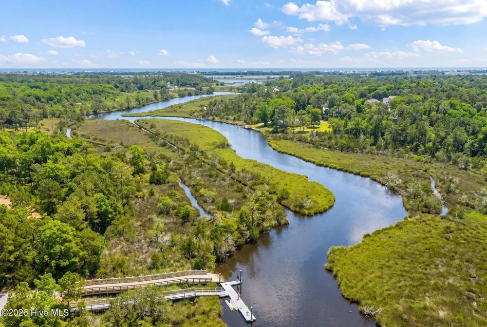 324 Spicer Lake Drive Holly Ridge, NC 28445