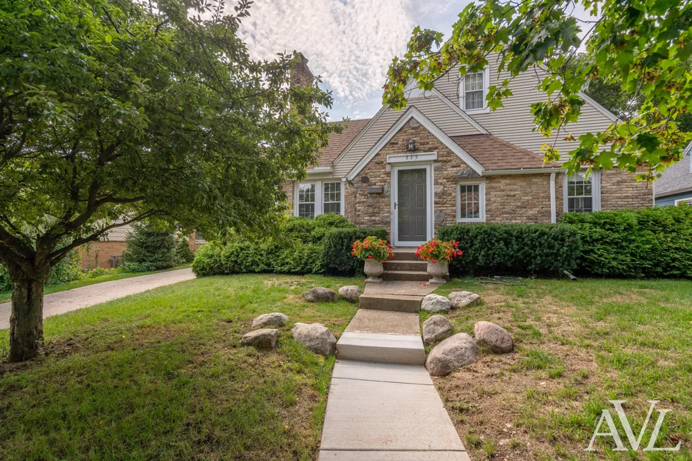 315 Bristol Avenue NW Grand Rapids, MI 49504