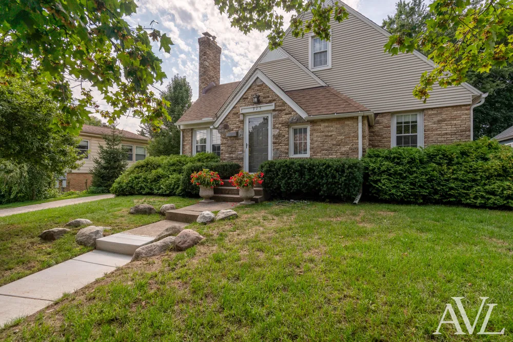 315 Bristol Avenue NW Grand Rapids, MI 49504