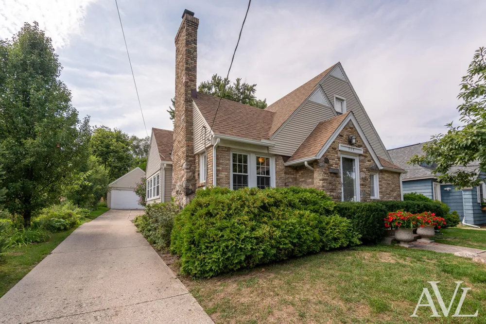 315 Bristol Avenue NW Grand Rapids, MI 49504