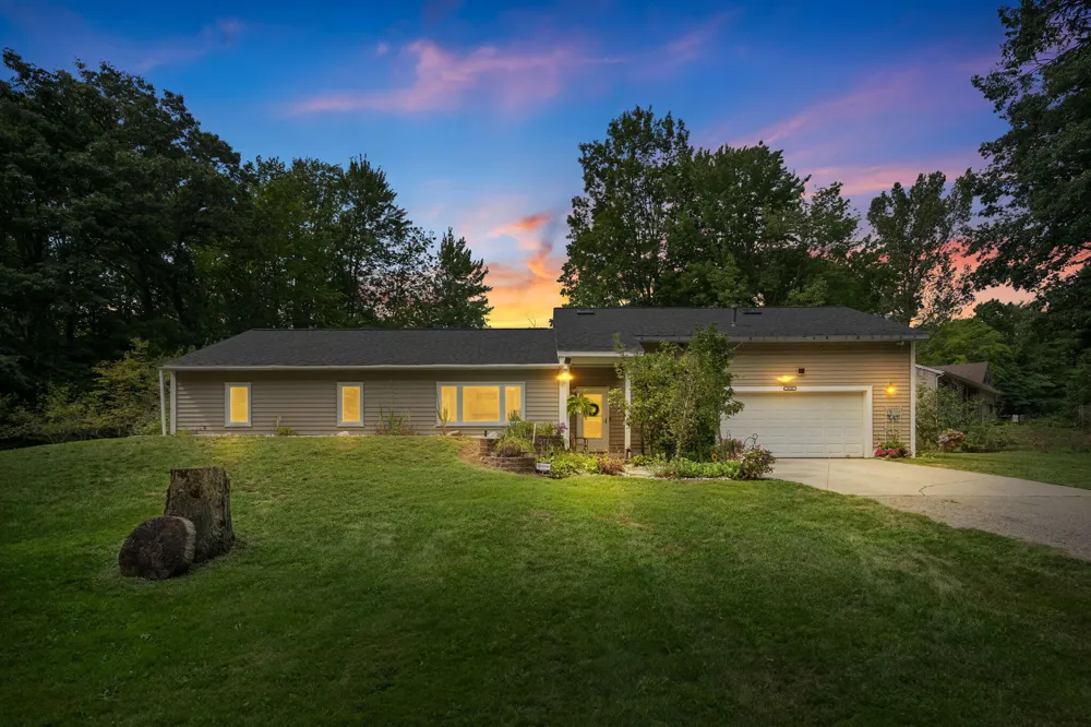 18145 148th Avenue Spring Lake, MI 49456