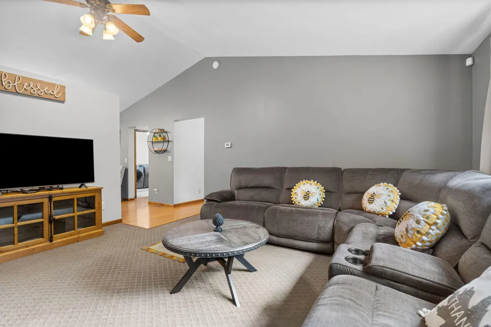 18145 148th Avenue Spring Lake, MI 49456