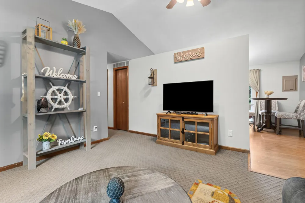 18145 148th Avenue Spring Lake, MI 49456