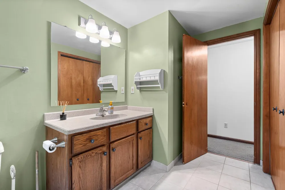 18145 148th Avenue Spring Lake, MI 49456
