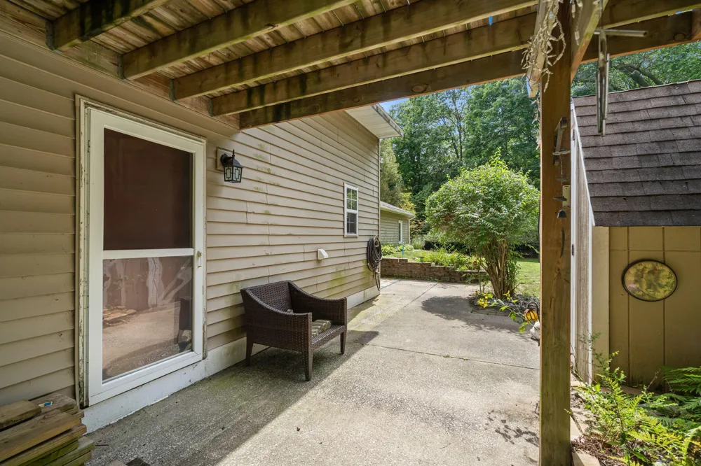 18145 148th Avenue Spring Lake, MI 49456