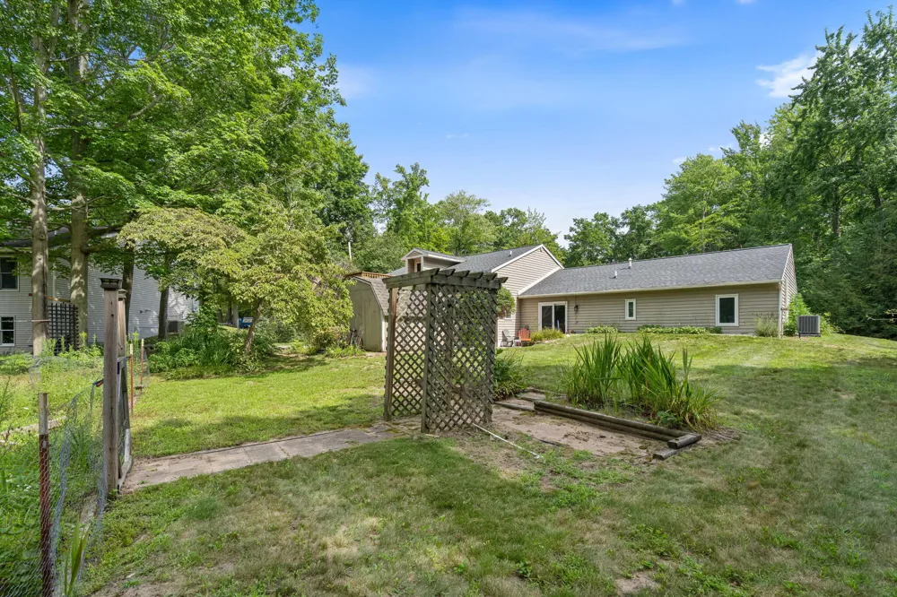 18145 148th Avenue Spring Lake, MI 49456