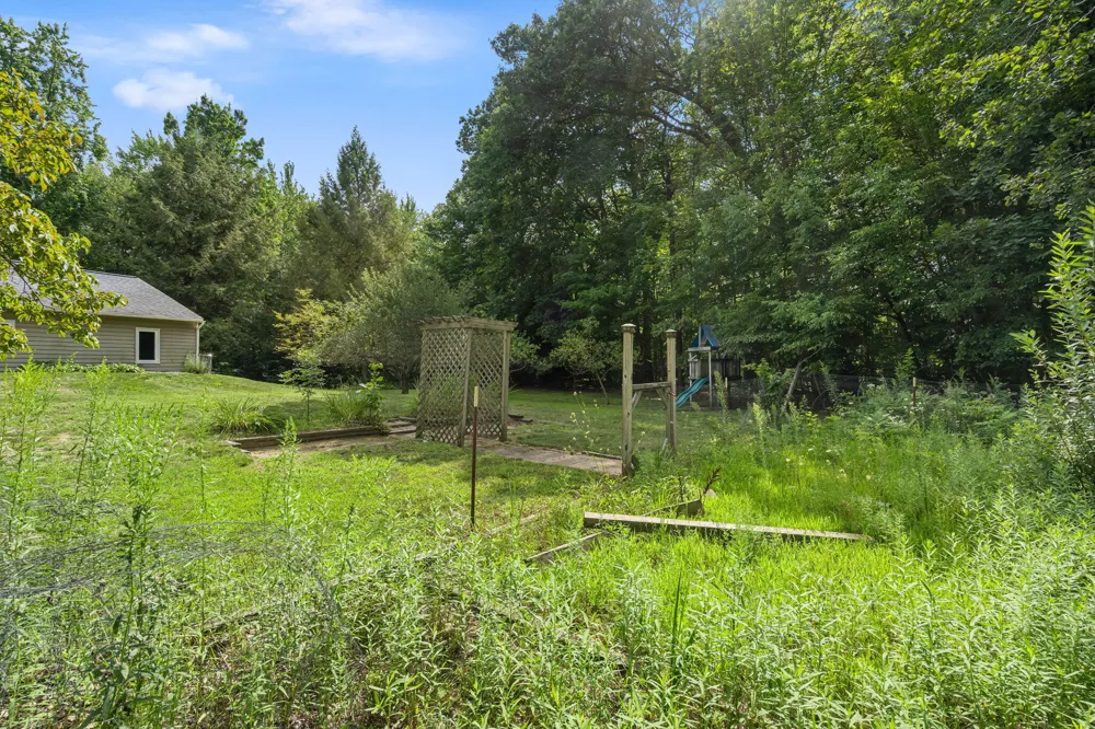 18145 148th Avenue Spring Lake, MI 49456