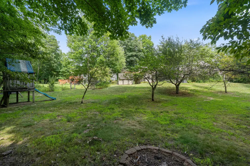 18145 148th Avenue Spring Lake, MI 49456