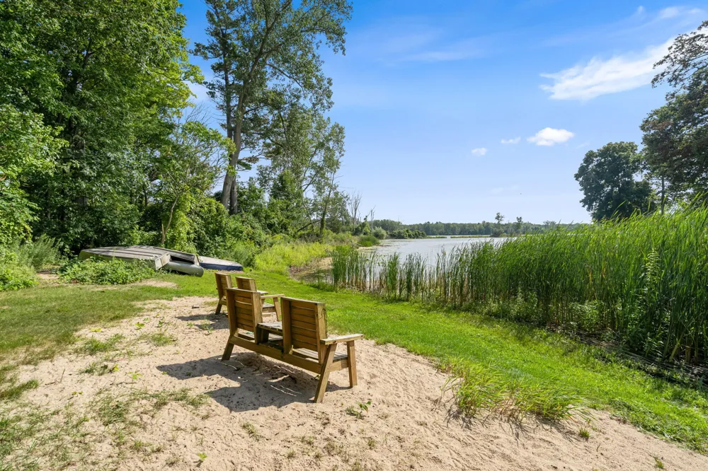 18145 148th Avenue Spring Lake, MI 49456