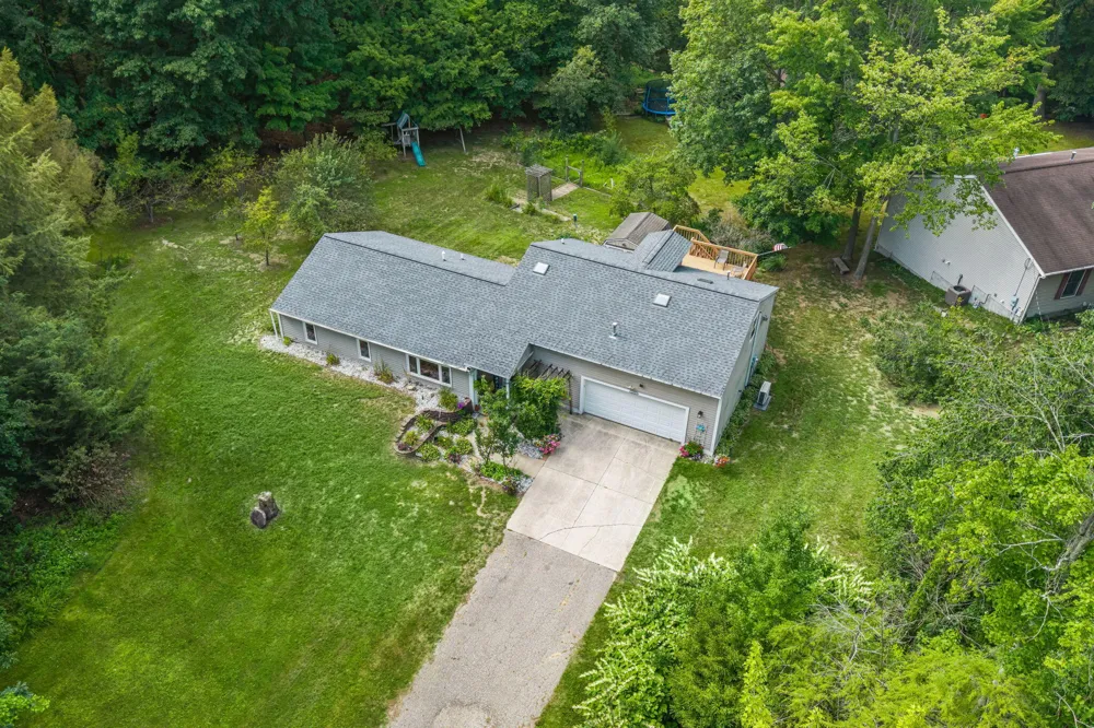 18145 148th Avenue Spring Lake, MI 49456