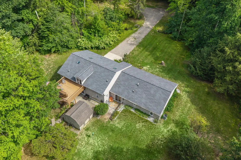 18145 148th Avenue Spring Lake, MI 49456