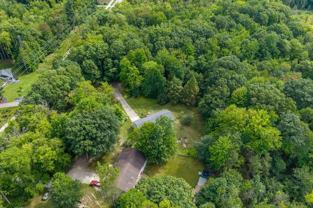 18145 148th Avenue Spring Lake, MI 49456