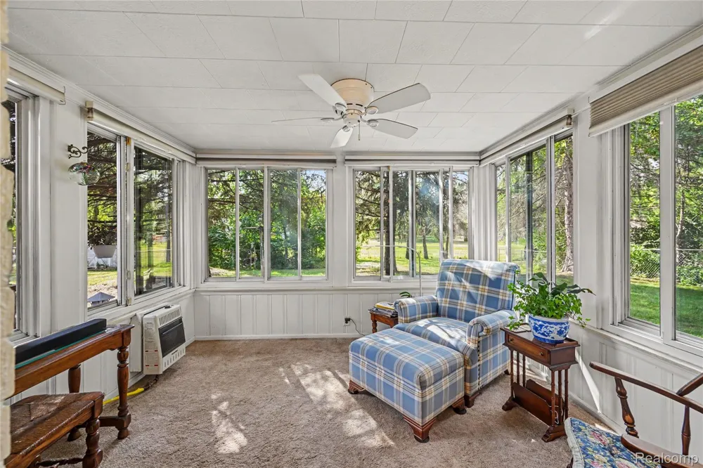 14345 Hillcrest Street Livonia City, MI 48154