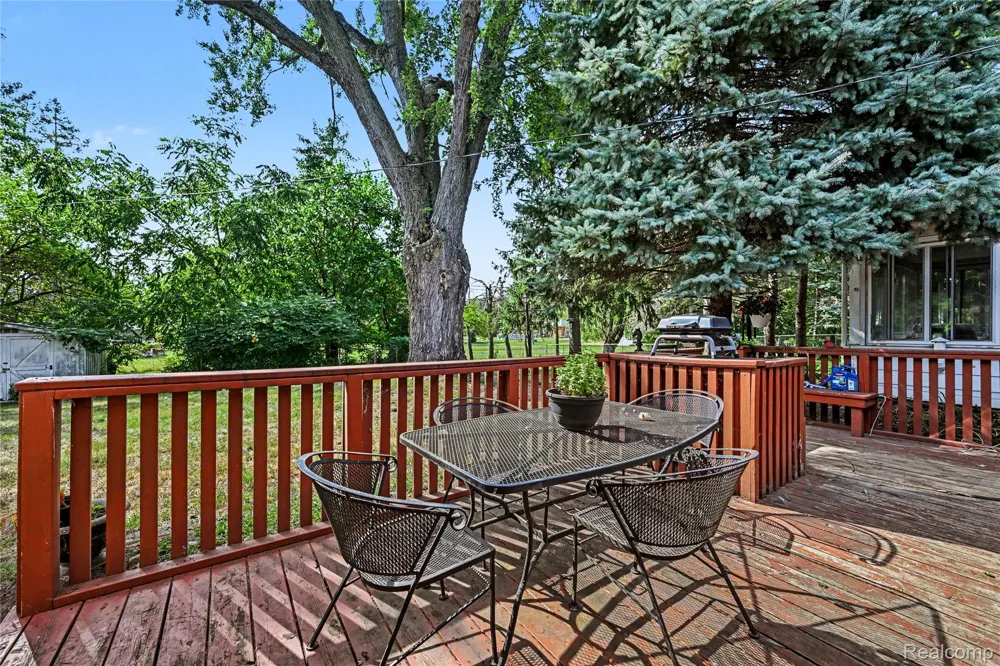 14345 Hillcrest Street Livonia City, MI 48154