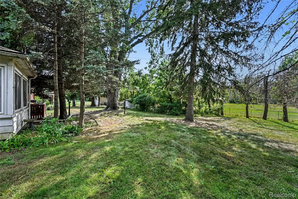 14345 Hillcrest Street Livonia City, MI 48154