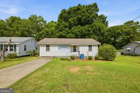 2706 1/2 Maple RD SE
