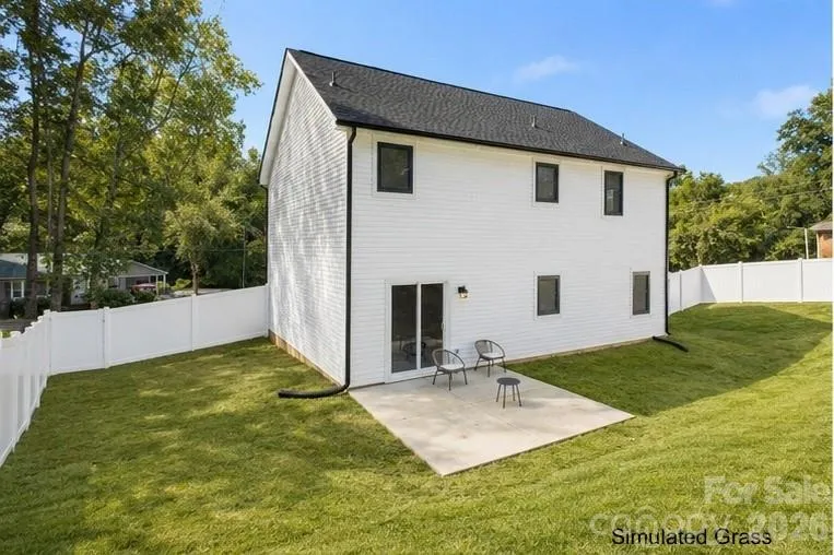 4147 2nd Street NE Hickory, NC 28601