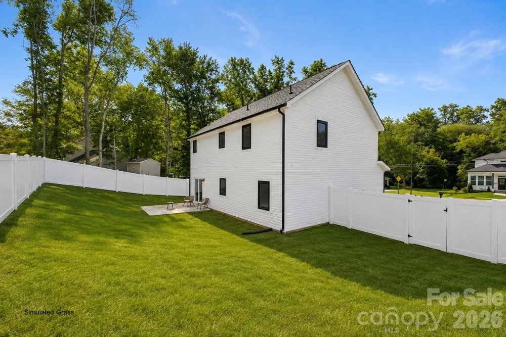 4147 2nd Street NE Hickory, NC 28601