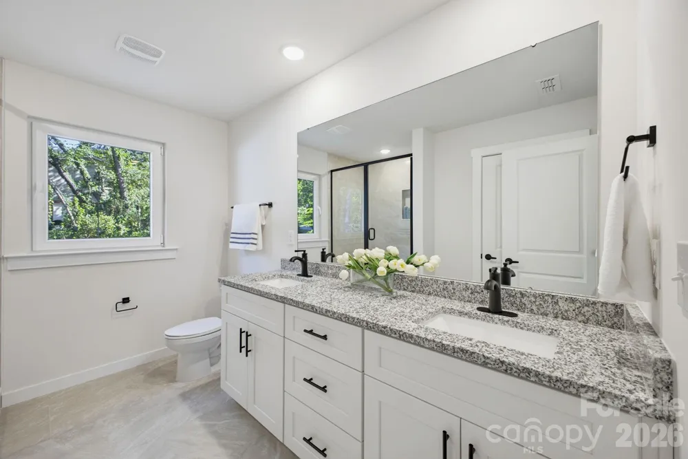 4147 2nd Street NE Hickory, NC 28601