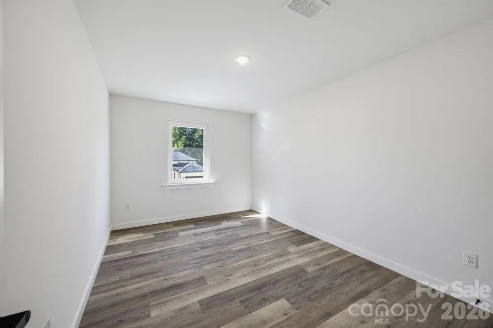 4147 2nd Street NE Hickory, NC 28601