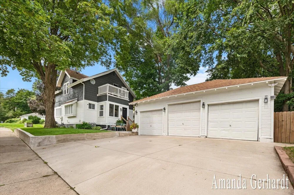 1500 Powers Avenue NW Grand Rapids, MI 49504