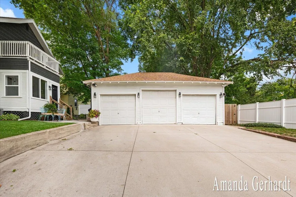 1500 Powers Avenue NW Grand Rapids, MI 49504