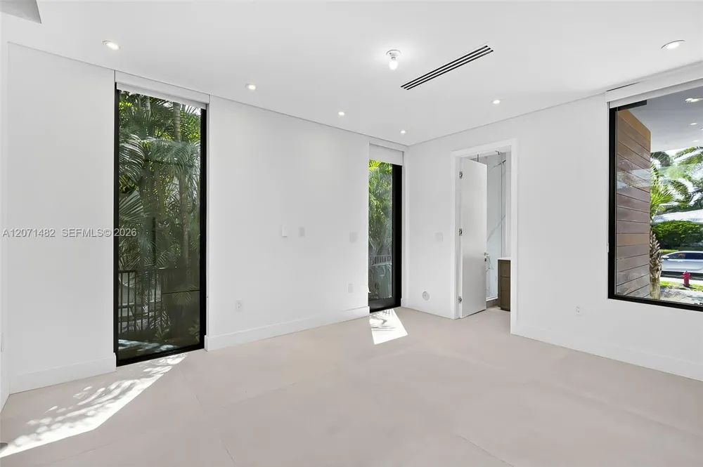 620 Solar Isle Dr Fort Lauderdale, FL 33301