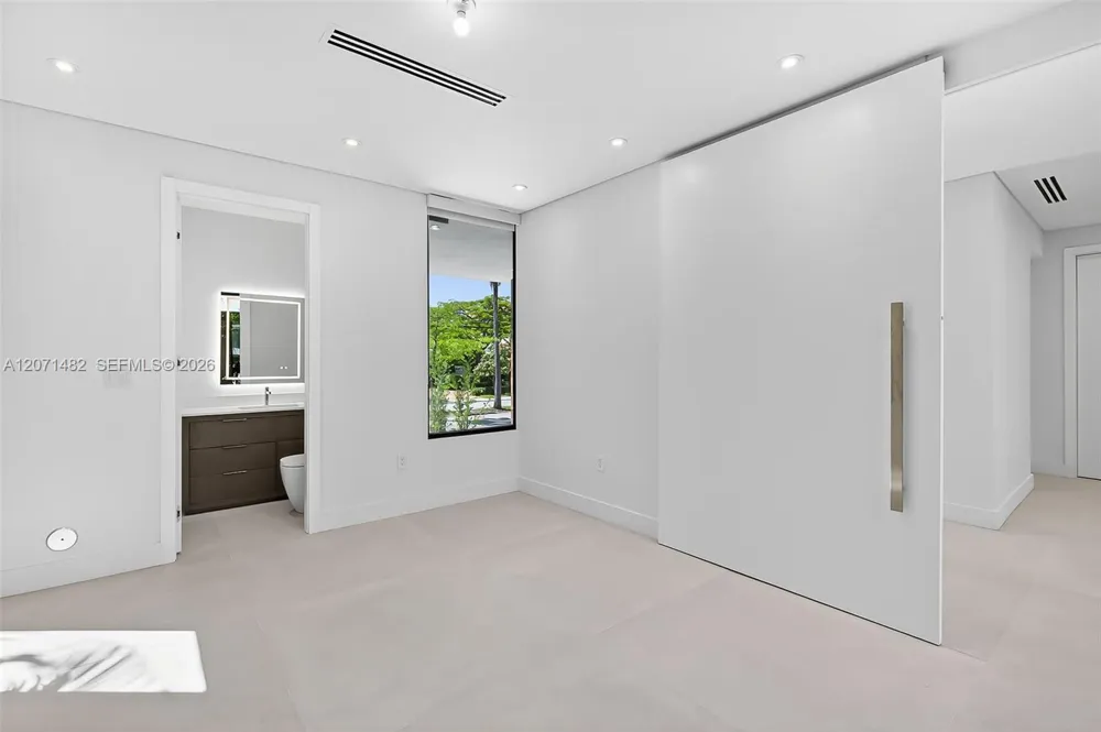 620 Solar Isle Dr Fort Lauderdale, FL 33301