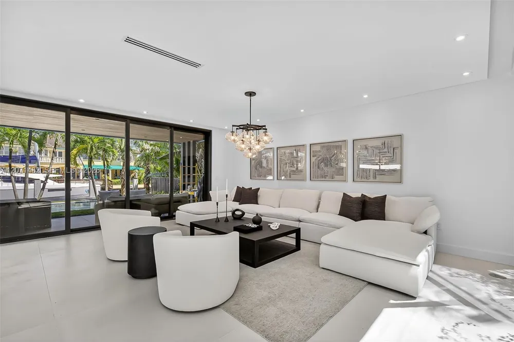620 Solar Isle Dr Fort Lauderdale, FL 33301