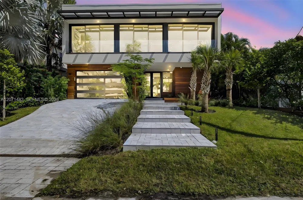 620 Solar Isle Dr Fort Lauderdale, FL 33301