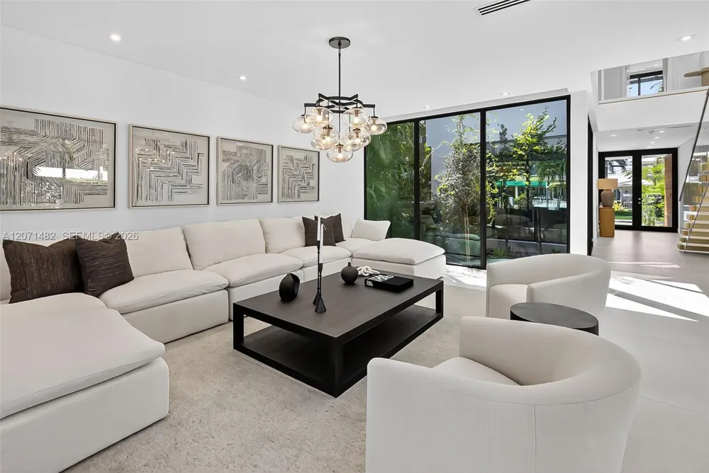 620 Solar Isle Dr Fort Lauderdale, FL 33301