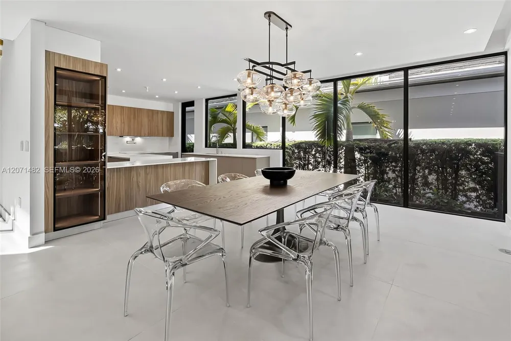 620 Solar Isle Dr Fort Lauderdale, FL 33301