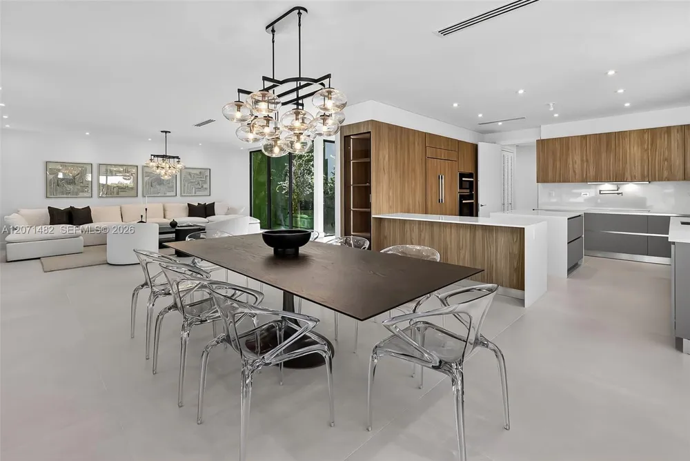 620 Solar Isle Dr Fort Lauderdale, FL 33301