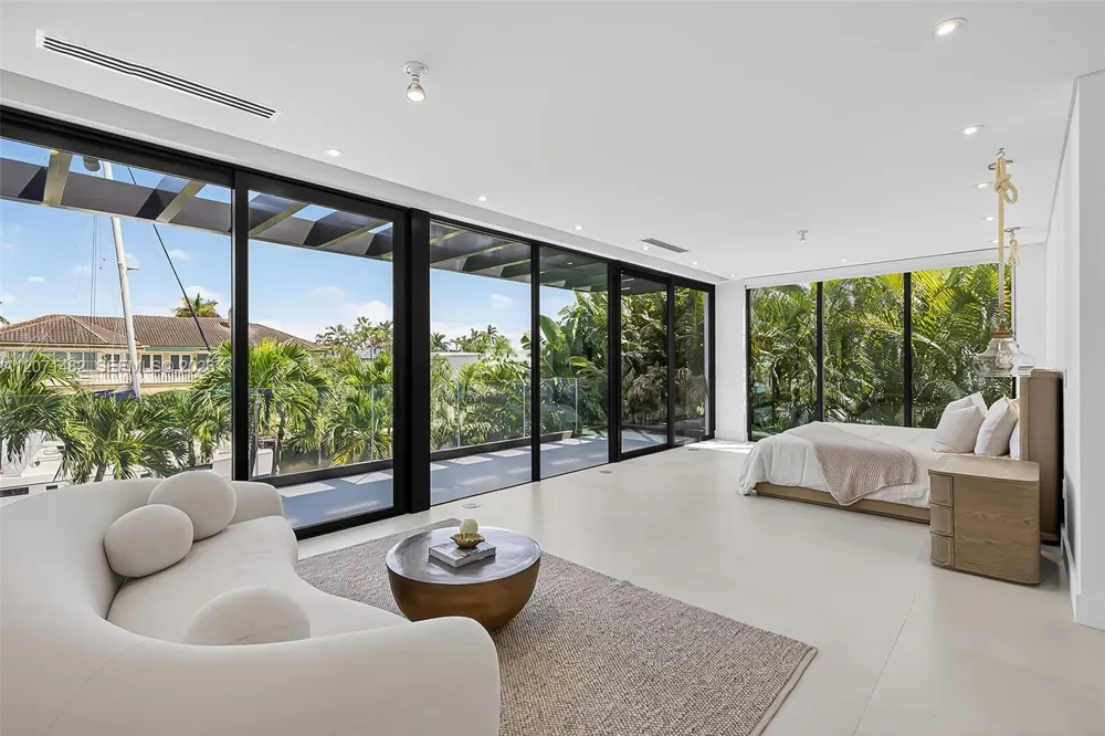 620 Solar Isle Dr Fort Lauderdale, FL 33301