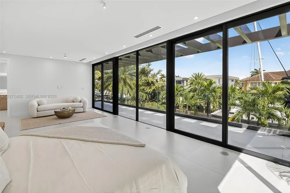 620 Solar Isle Dr Fort Lauderdale, FL 33301