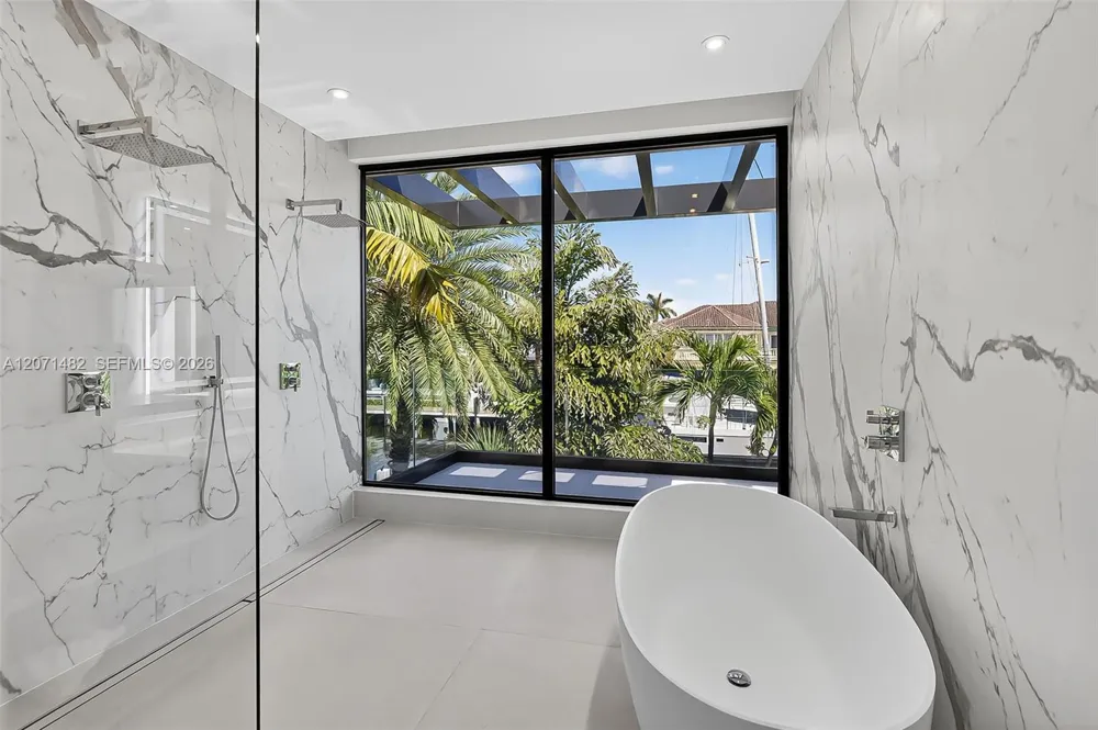 620 Solar Isle Dr Fort Lauderdale, FL 33301