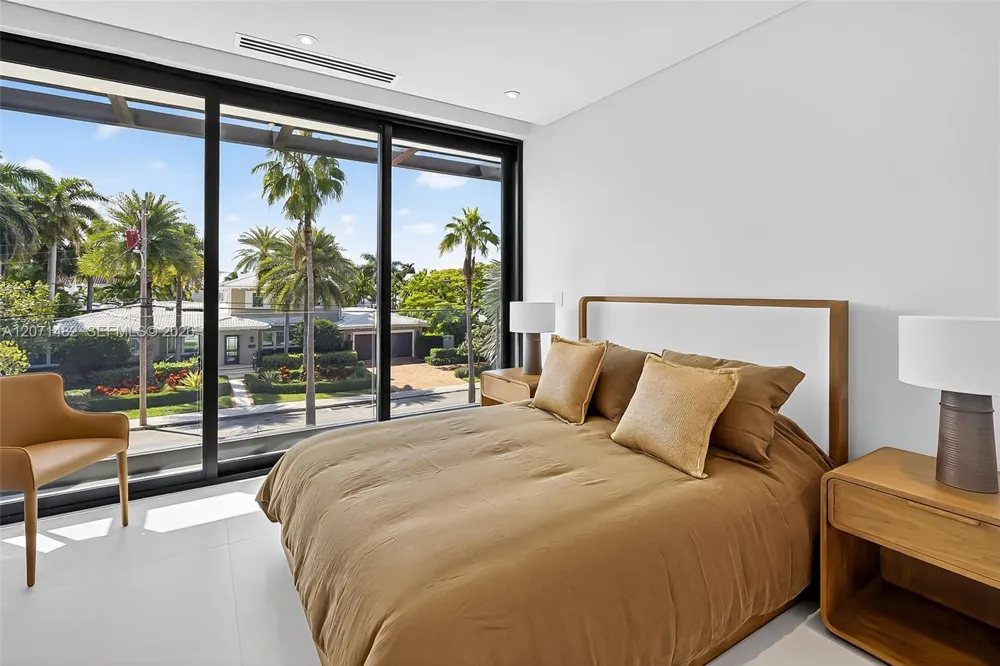 620 Solar Isle Dr Fort Lauderdale, FL 33301