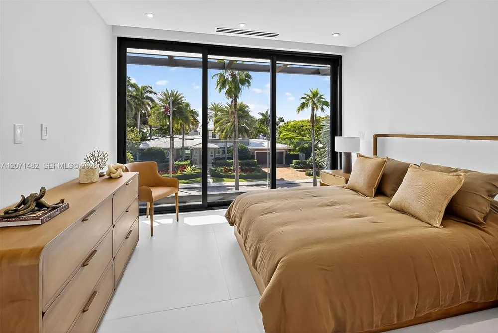 620 Solar Isle Dr Fort Lauderdale, FL 33301