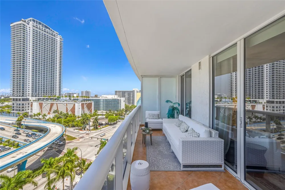 1800 S Ocean Dr #1108 Hallandale Beach, FL 33009