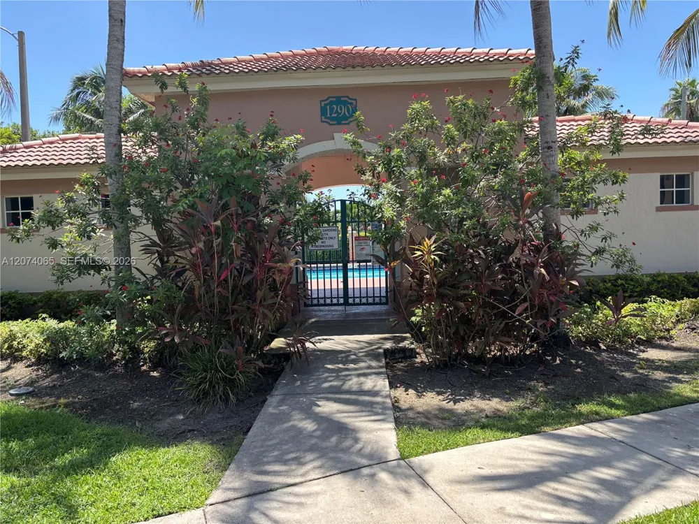 2910 SE 13th Rd #105-44 Homestead, FL 33035