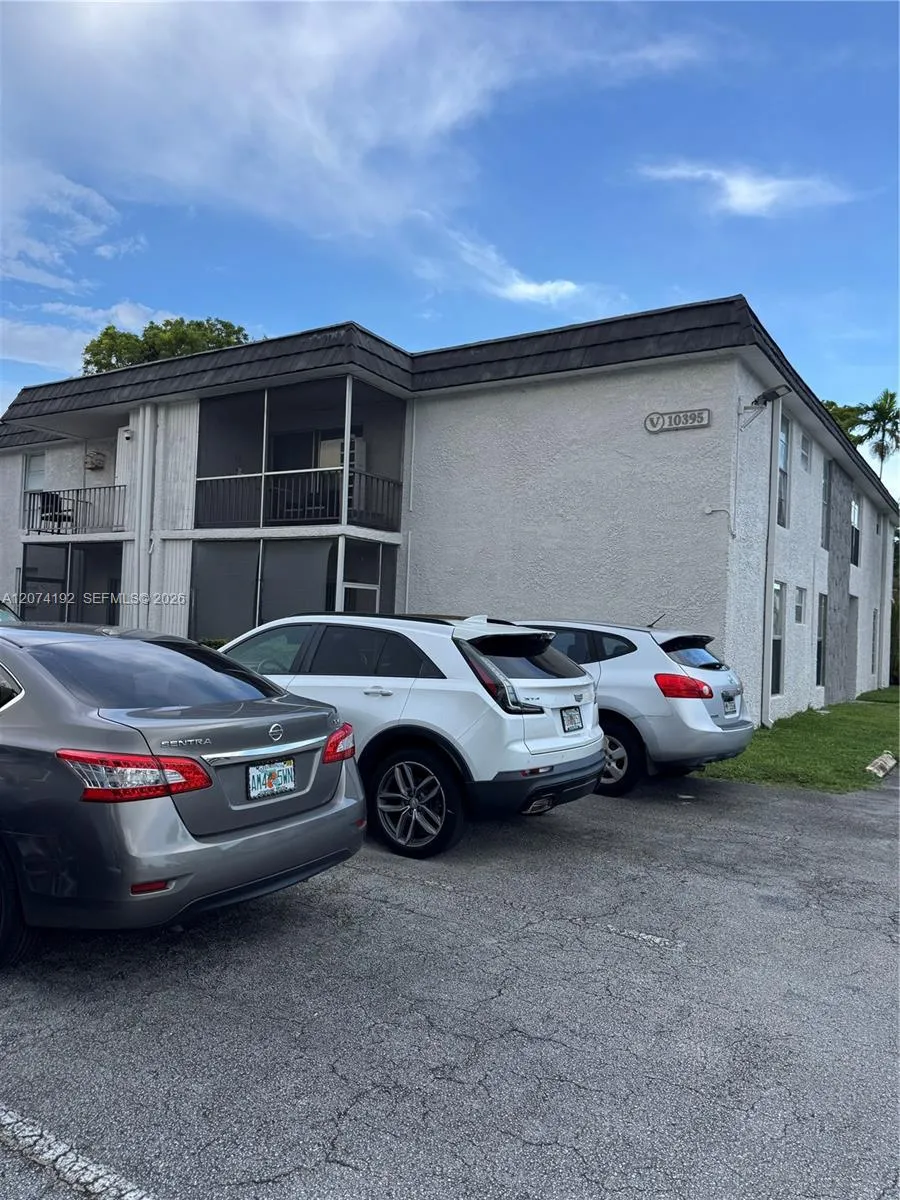 10395 Kendall Dr #V1 Miami, FL 33176