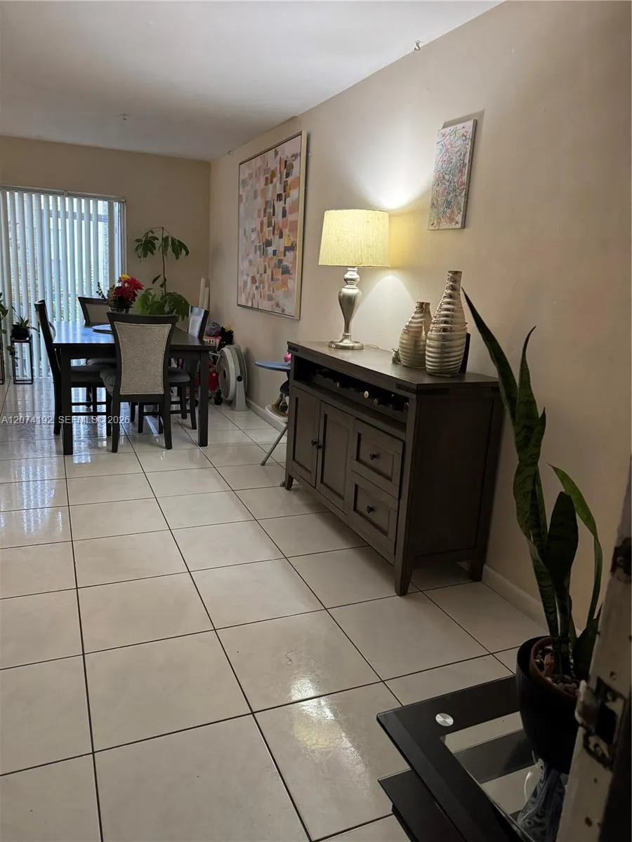 10395 Kendall Dr #V1 Miami, FL 33176
