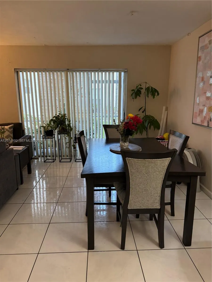 10395 Kendall Dr #V1 Miami, FL 33176