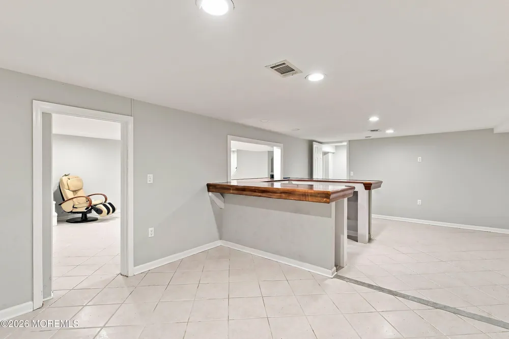 116 Seaspray Road Manahawkin, NJ 08050