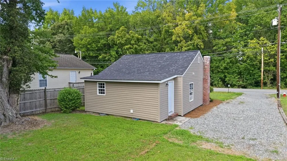 6012 Ball Park Road Thomasville, NC 27360